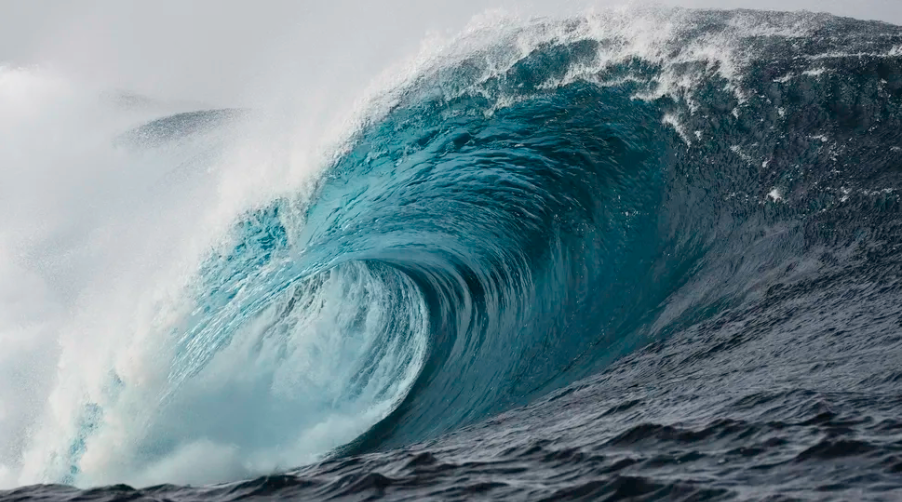 “Is a Mega-Tsunami Looming? US Coastal States May Have Just 10 Minutes to Evacuate”