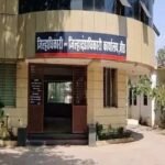 Protest In Beed Against Unauthorised Statues Outside District Collector’s Office